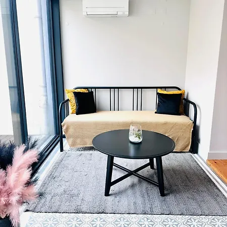 Апартаменты The Eca De Queiroz House - No Cv D - One-bedroom Лиссабон